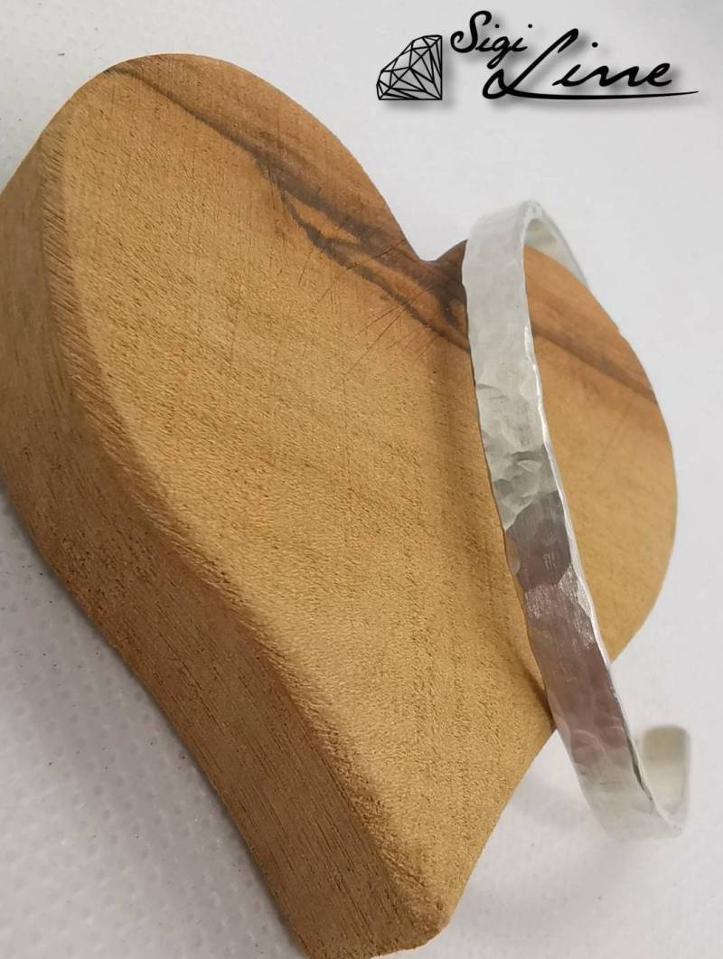 Armspange Armreif Rustikal Hammerschlag von SigiLineSchmuck