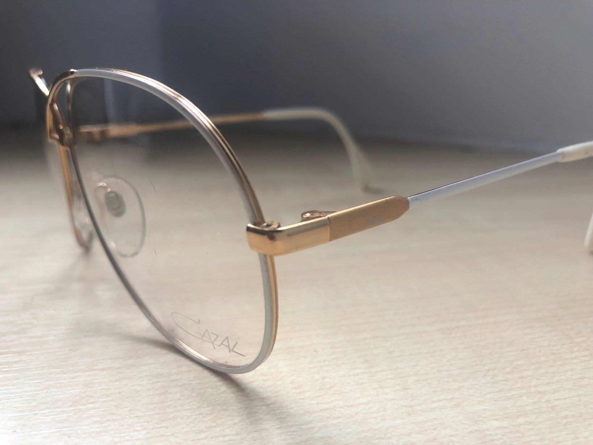 Cazal Vintage Aviator Weiß, Gold & Creme Rahmen, Brille/Brille von SignOnTheDottedLine