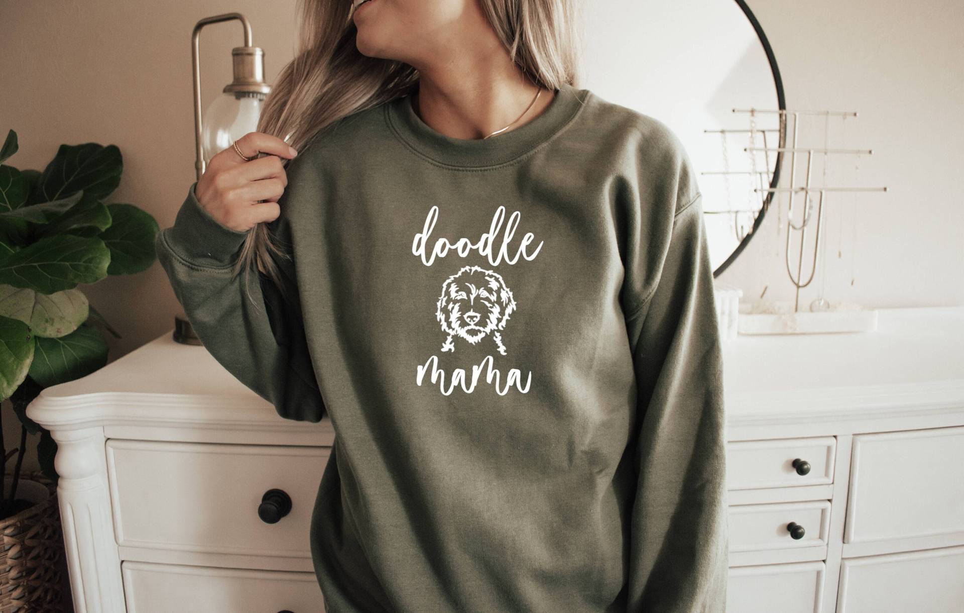 Golden Doodle Mama T-Shirt, Unisex, Mom Shirt, Sweatshirt, Damen Sweatshirt von SignatureTShirtz