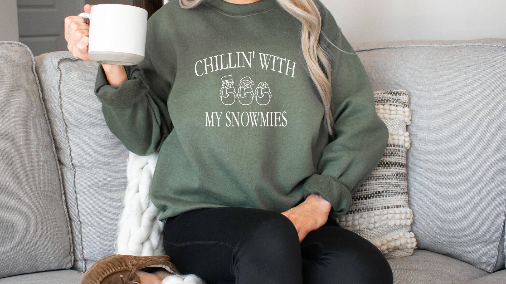 Weihnachts Sweatshirt, Chillin "With My Snowmies, Weihnachtsmann, Frauen Weihnachten Rundhalsausschnitt, Lustige Weihnachten, Weihnachtsfeier von SignatureTShirtz