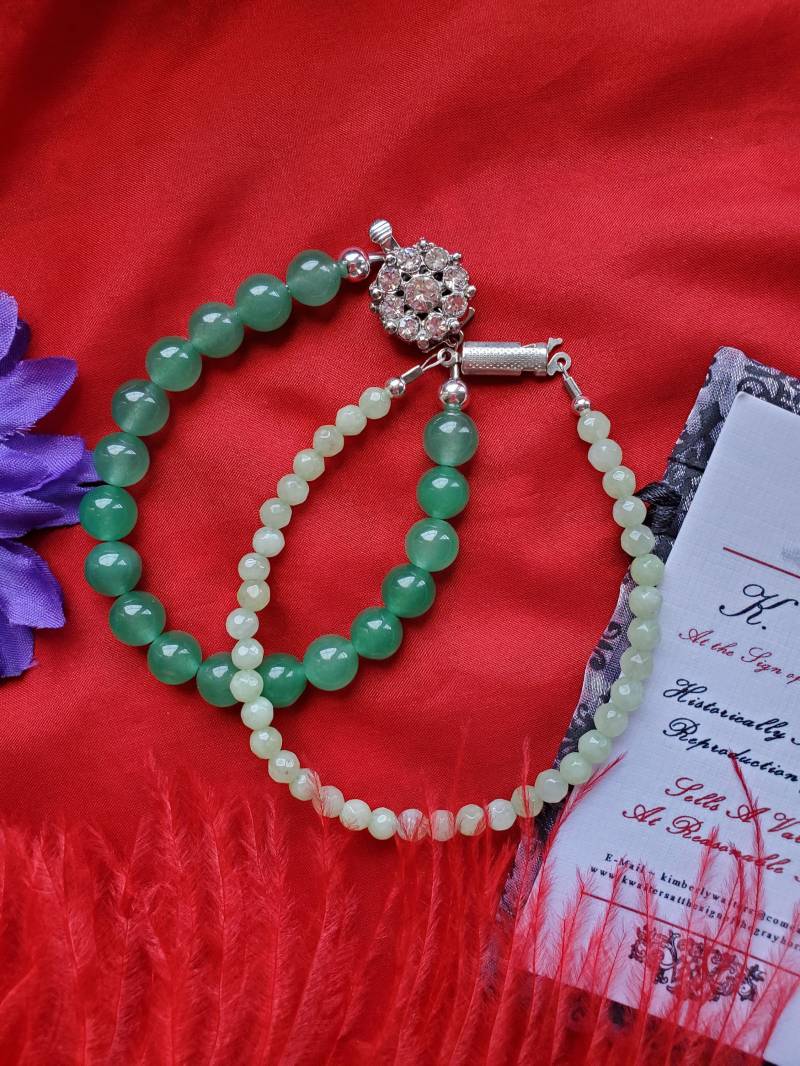 Br-0058 - Green Agate Armband Achat, Apfelgrün, Natürlicher Stein von SignoftheGrayHorse