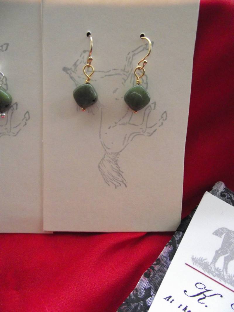 E-0163 - Sterling Silber Oder Gold-Filled Ohrhaken Mit British Columbia Jade Diamant Runden Anhängern von SignoftheGrayHorse