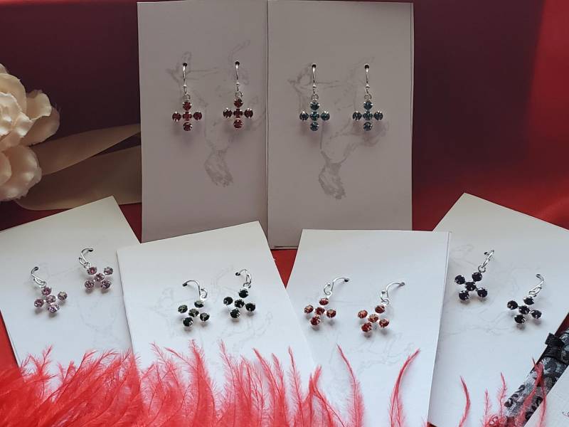 E-0480 - "The Mary" Swarovski Kristall Kreuz Ohrringe Sterling Silber Ohrhaken von SignoftheGrayHorse
