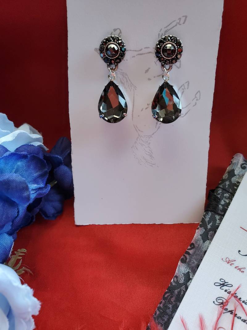 E-0647 - Markasit Vergissmeinnicht Und Black Diamond Kristall Tropfen Ohrringe Georgian Ohrringe, Empire Mit Schwarzem Diamant von SignoftheGrayHorse