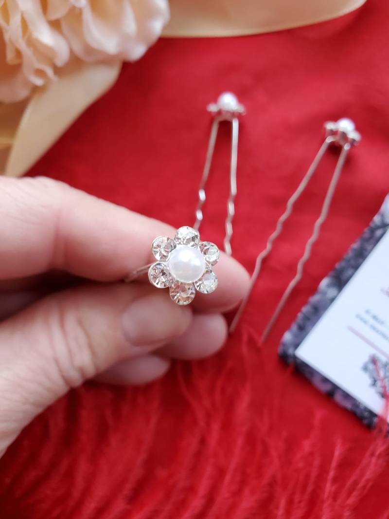 Ha-0104 - Weiße Perle Und Kristall Cluster Haarnadeln Haardekoration Haarnadel Dutt Pin von SignoftheGrayHorse