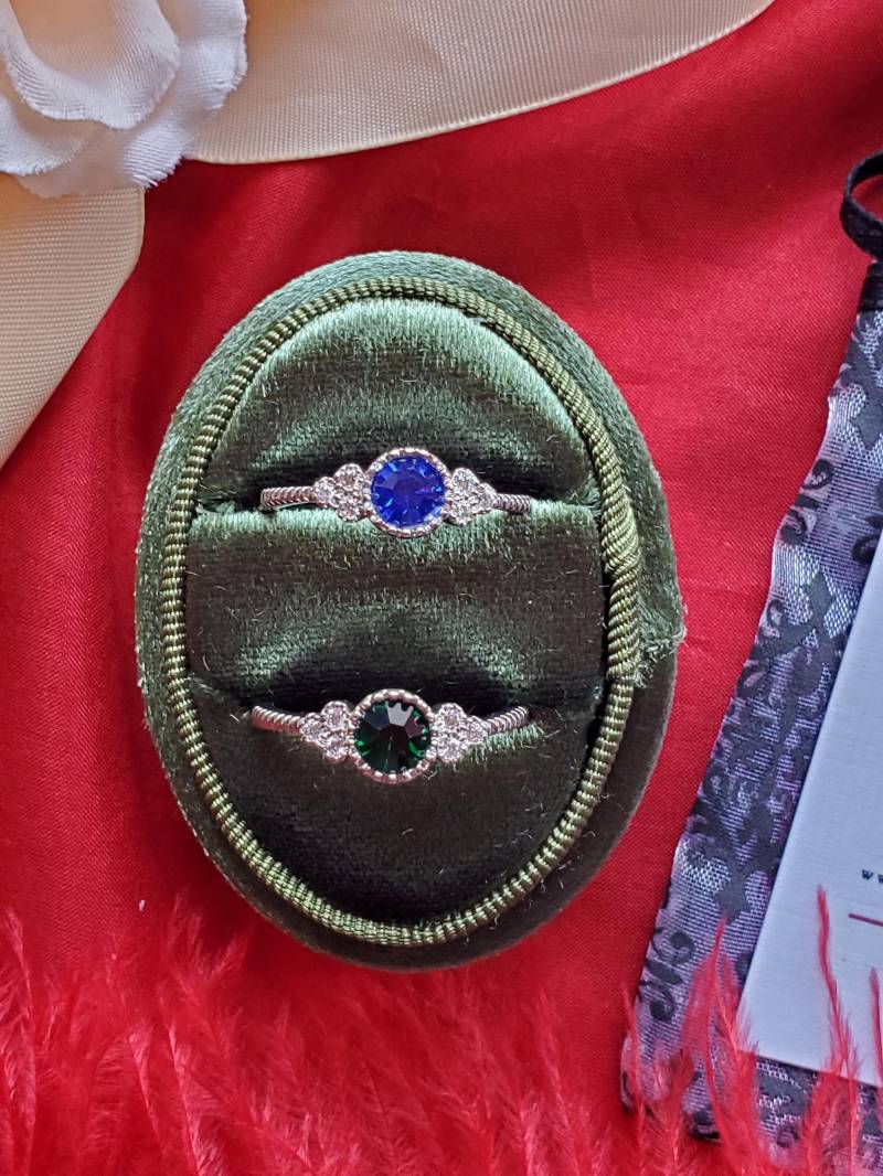 R-0106 - Saphir Oder Smaragd Kristall Sterling Silber Ring Band von SignoftheGrayHorse