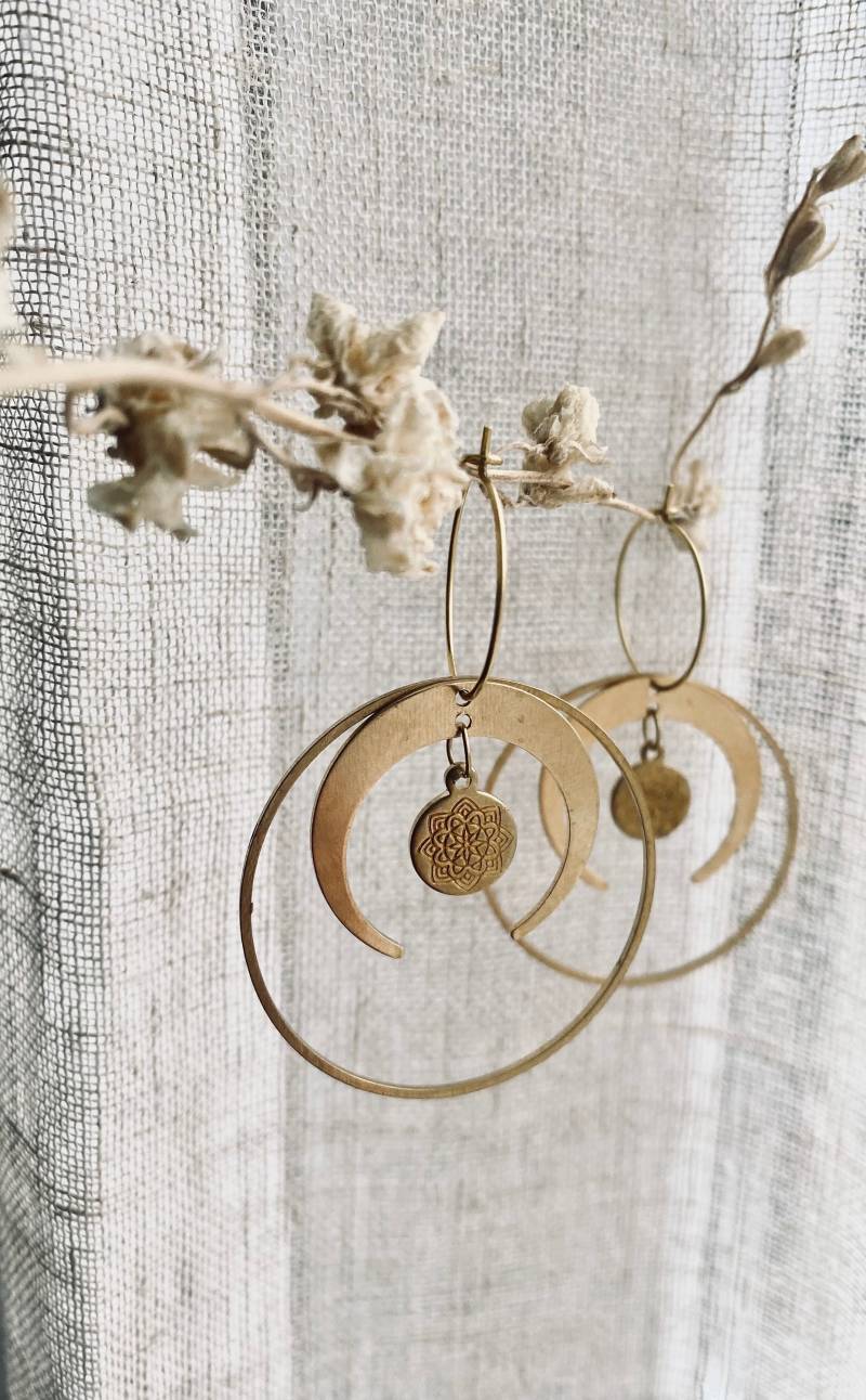 Creolen Ohrringe Boho Makramee Schmuck Gold Sonne Messing Design Antik von Siimango