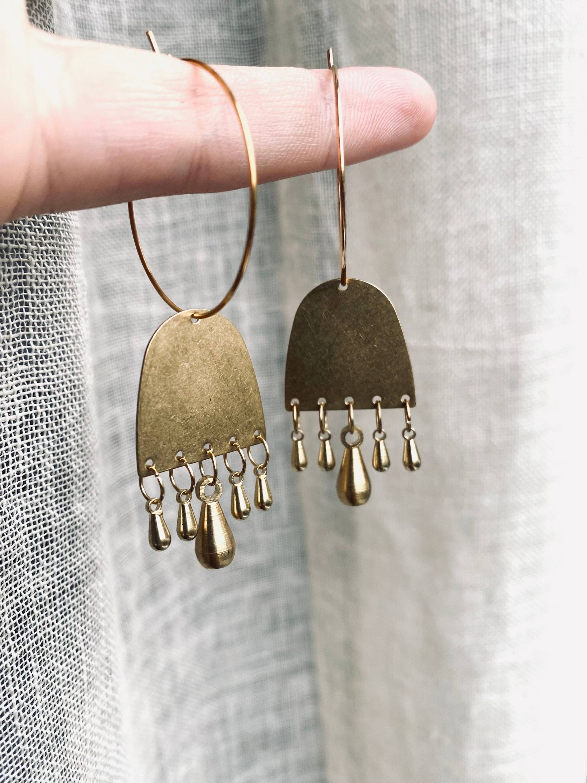 Creolen Ohrringe Boho Makramee Schmuck Mit Perlen in Gold Sonne Messing Design Antik Tropfen Form Geschenk Für Sie Designschmuck von Siimango