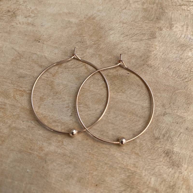 Creolen Ohrringe Boho Makramee Schmuck Mit Perlen in Rosé Gold Minimalistisch von Siimango