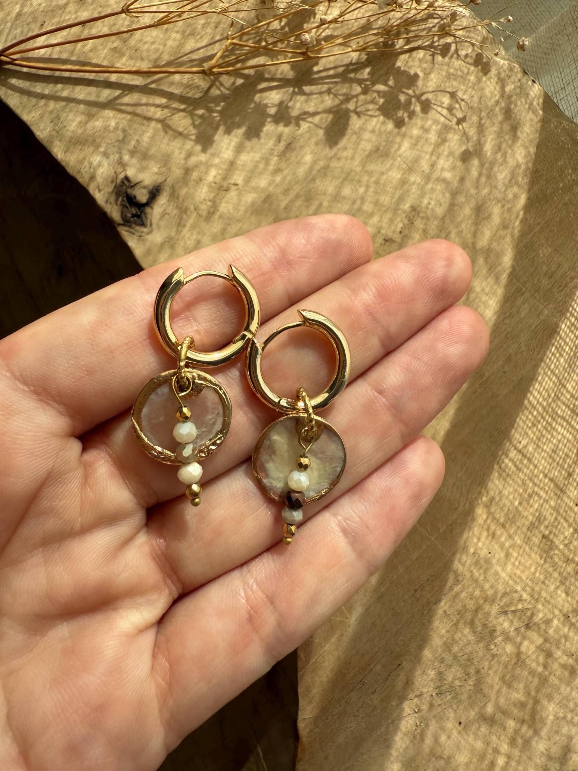 Creolen Ohrringe Hoops Schmuck 18K Echtvergoldung Süßwasser Perle Designschmuck Gold Unikat Geschenk Für Sie von Siimango