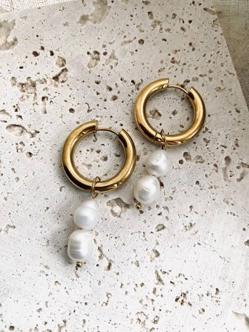 Creolen Ohrringe Ohrstecker Schmuck 18K Echtvergoldung Süßwasser Perle Designschmuck Gold Unikat Geschenk Für Sie von Siimango