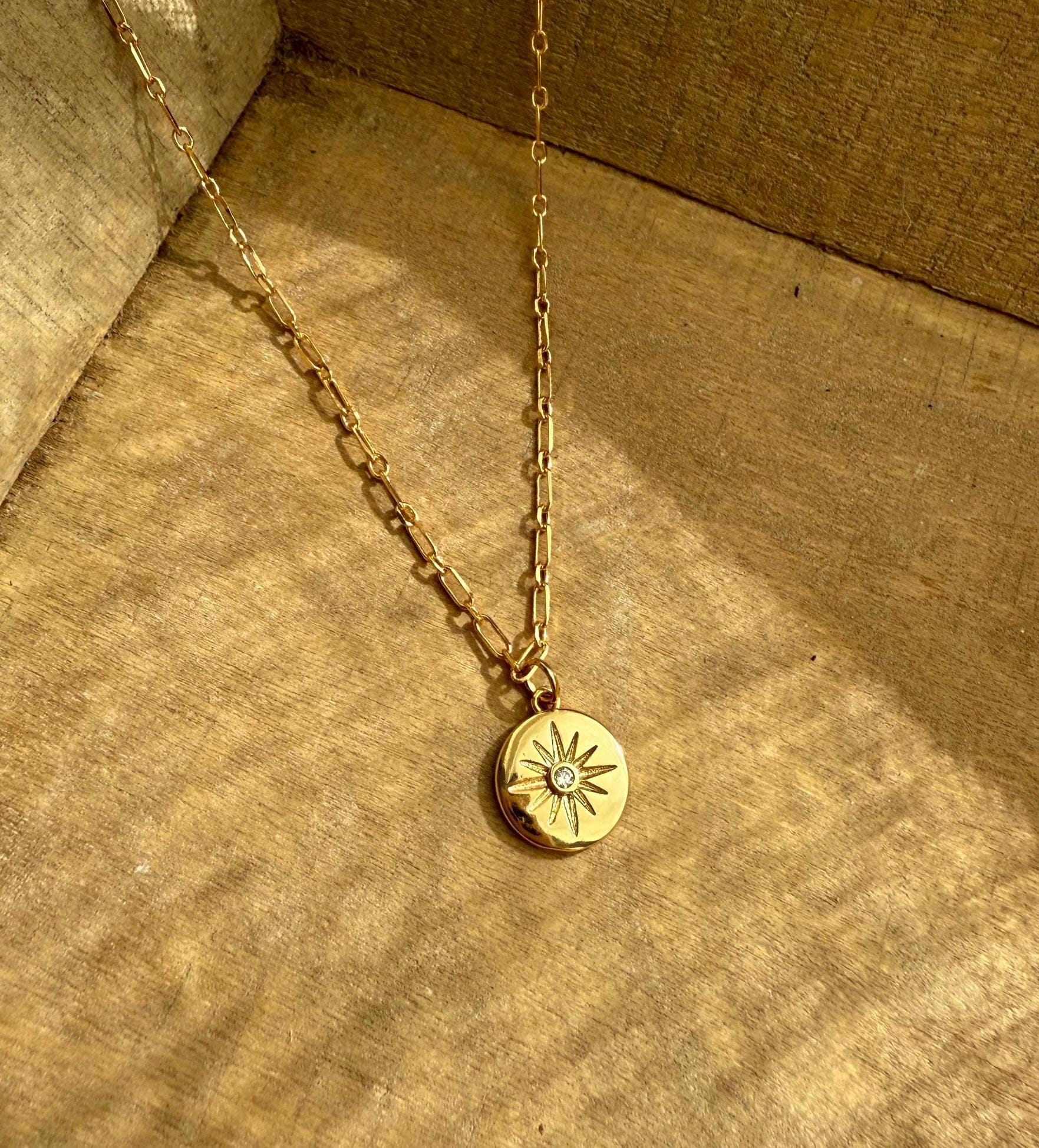 Kette 18K Vergoldet Schmuck Gold - Designschmuck Boho Ethno Makramee Süßwasserperle Wasserfest Stern von Siimango