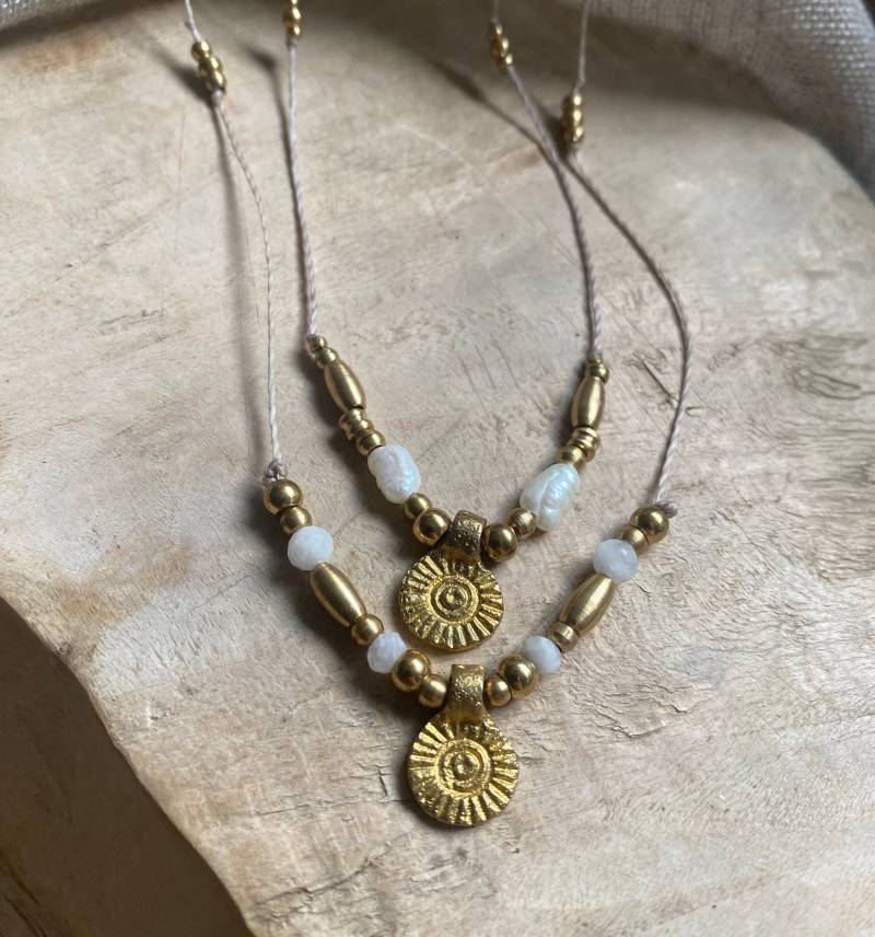Makramee Kette Boho Ethno Hippie Halskette Schmuck Geflochten Chocker Perlen Gold Süßwasser Perle Mondstein von Siimango