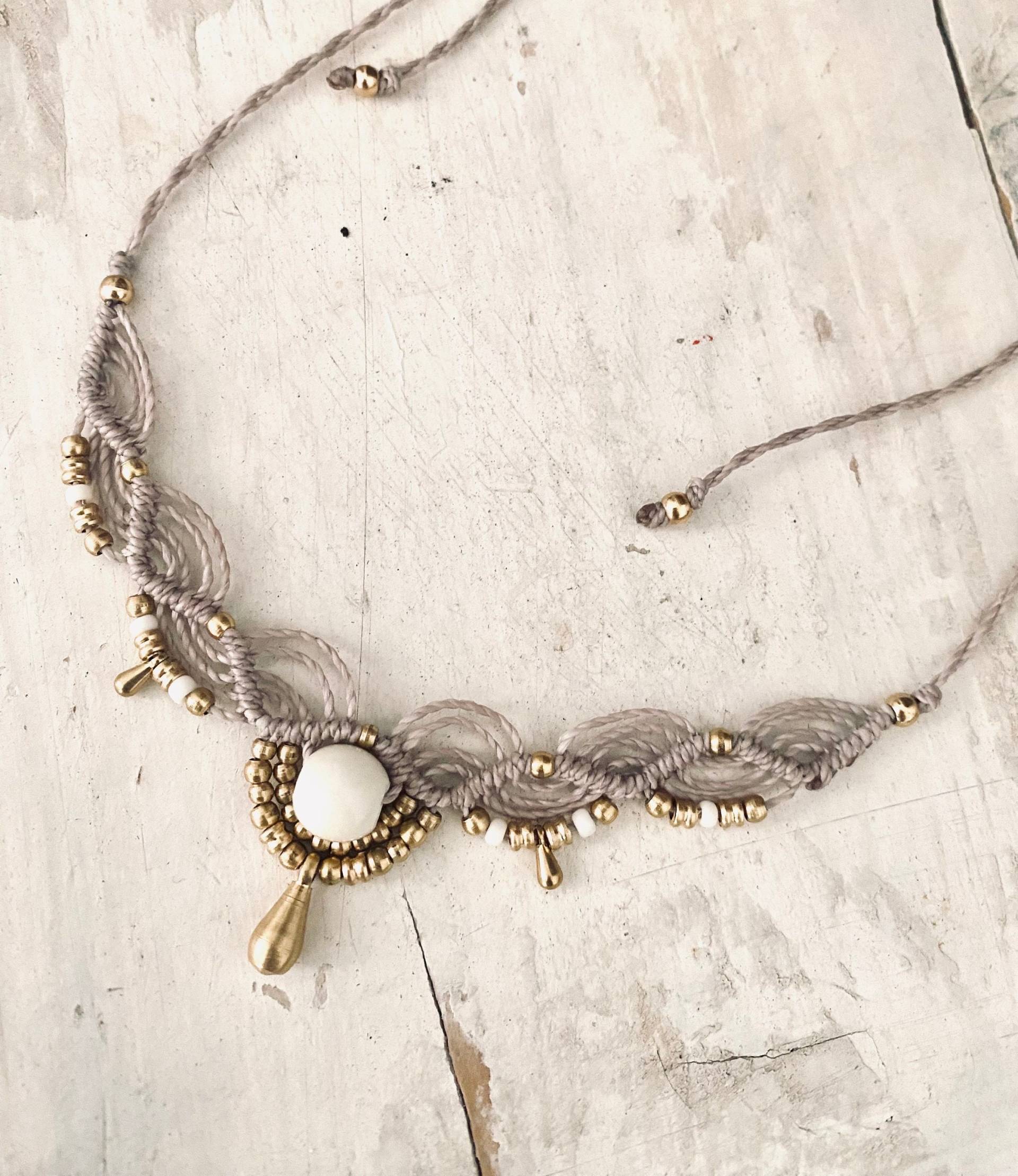 Makramee Kette Boho Ethno Hippie Halskette Schmuck Geflochten Tropfen Messing Keramik Perle Handmade Gold von Siimango