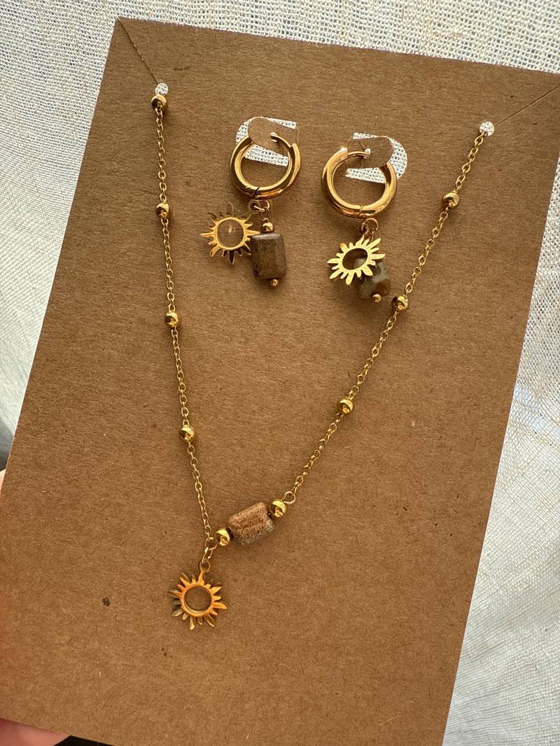 Set Creolen Kette Halskette // Ohrringe, Perlen Herz Stein, Hoops , Designschmuck, Moderne Form, Muster, Antik Boho Gold Wasserfest von Siimango