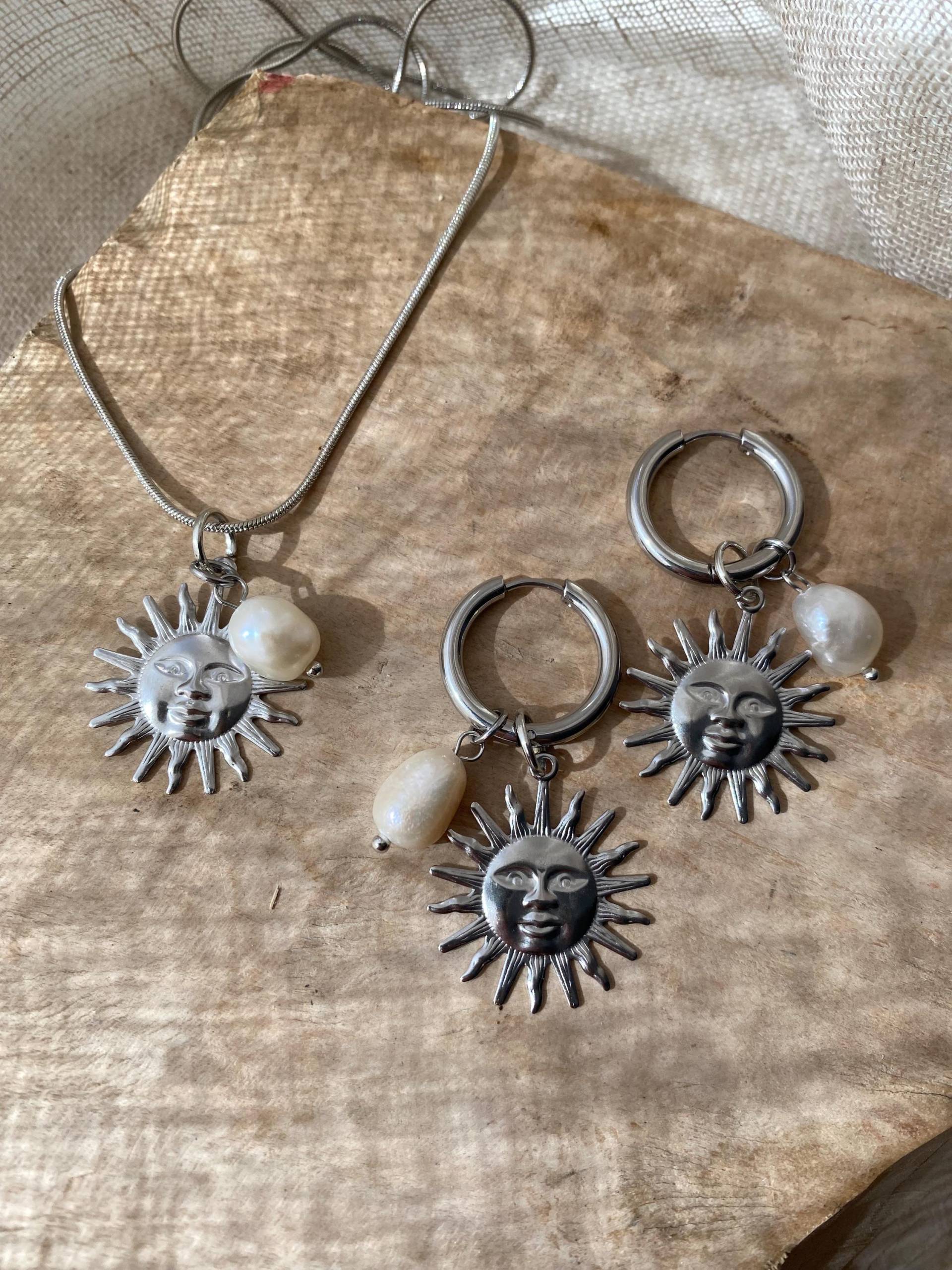 Set Creolen Kette Halskette Silber // Ohrringe, Perlen Herz Sonne Hoops , Designschmuck, Moderne Form, Muster, Antik Boho Wasserfest von Siimango