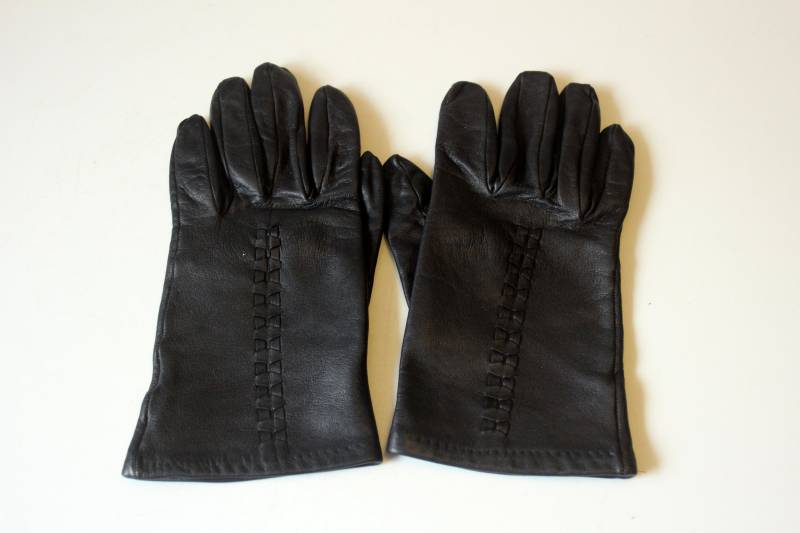 Damen Handschuhe Gr. M Lederhandschuhe Vintage Autohandschuhe Leder Schwarz Handgenäht 60Er Gloves Mid Century Leather Handmade Rockabilly von SilaVintageandmore