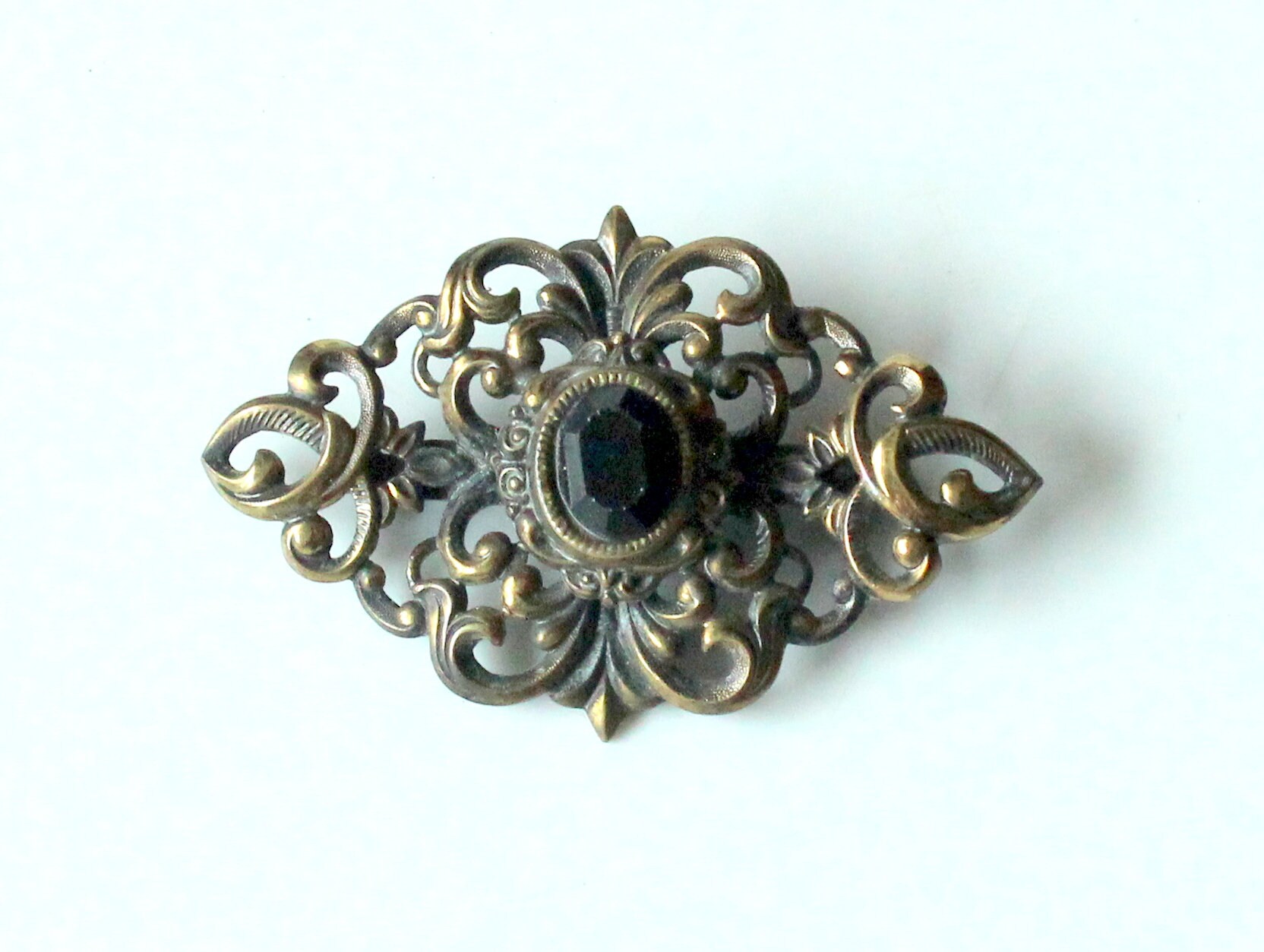 Filigrane Antike Brosche Mit Glasstein Vintage Schmuck West German Mid Century von SilaVintageandmore