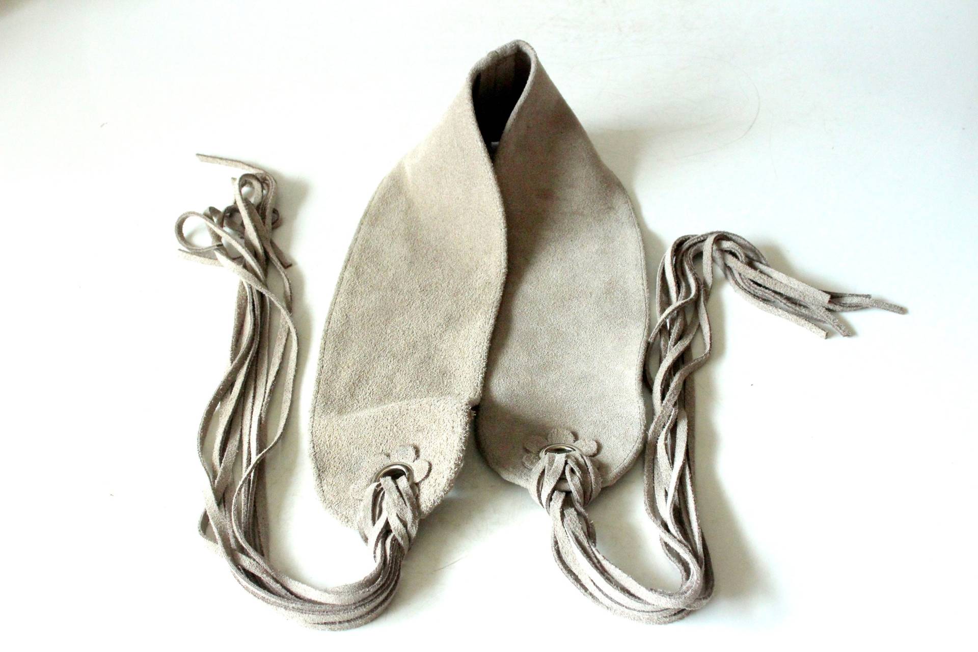 Gürtel Vintage Wildleder Breit Hellgrau 70Er Hohe Taille Festival Hippie Mittelalter Kleid Gewand Party Sommer Leather Made in Germany von SilaVintageandmore