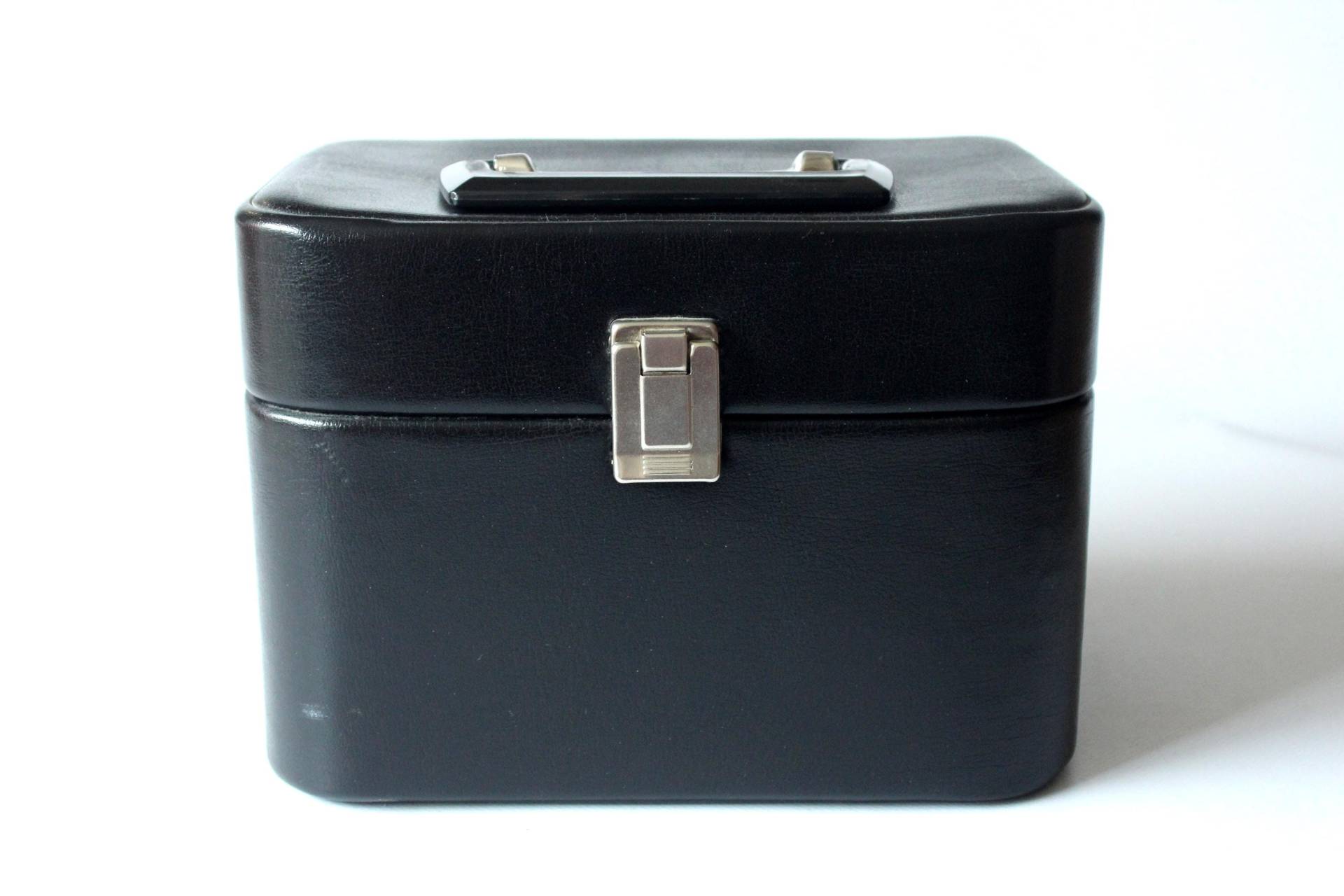 Schminkkoffer Schwarz Kosmetik Koffer Vintage 70Er 80Er Schminktäschchen Beauty Case Kulturtäschchen von SilaVintageandmore