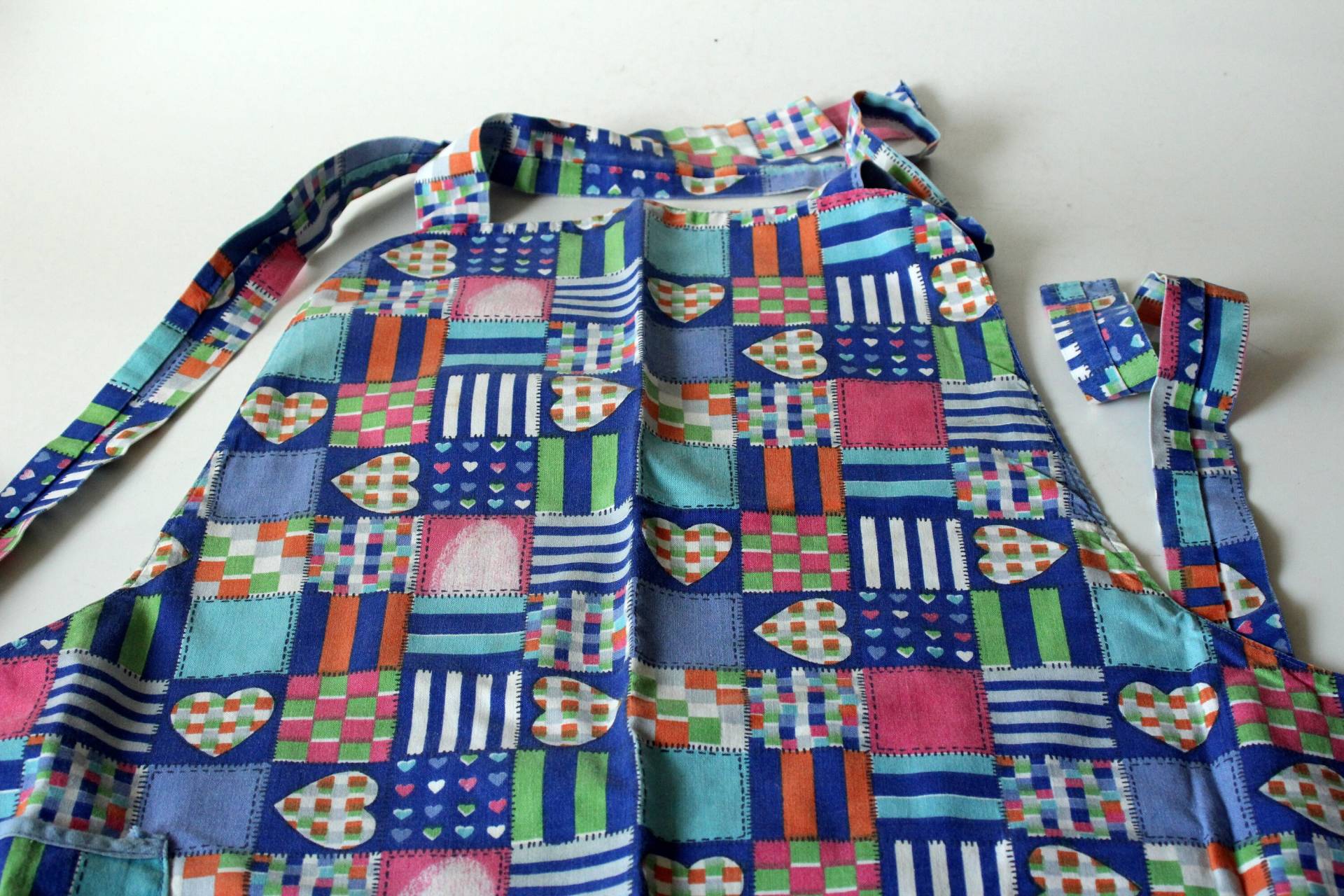 Schürze Beidseitig Tragbar Vintage Gemustert Latzschürze West Germany 70Er Baumwolle Retro Küche Landhaus Mid Century Apron Pattern Blue von SilaVintageandmore