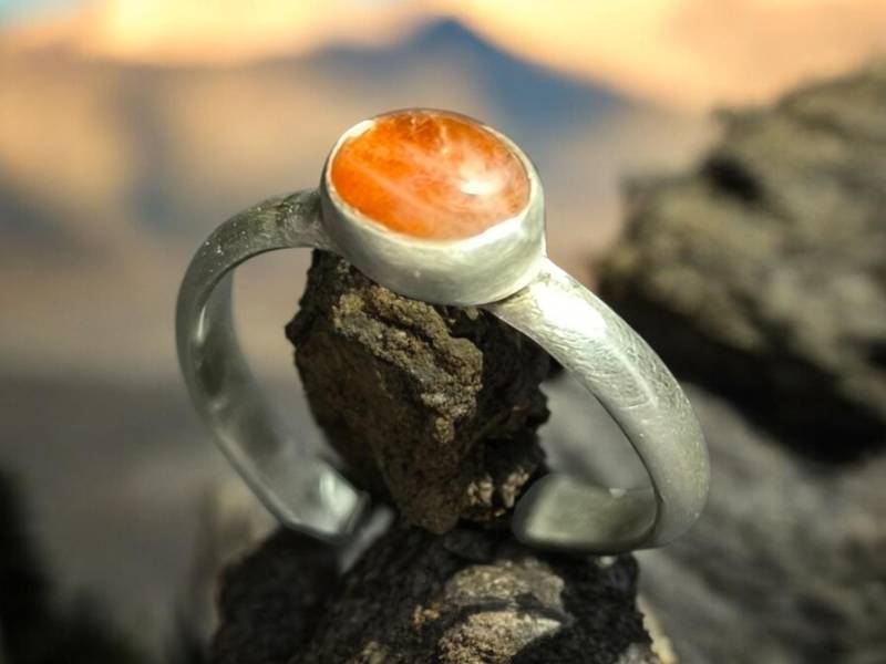 Sonnenstein Silberring - Aus Hochwertigem 935Er Silber Verstellbar von SilberMondSchmiede