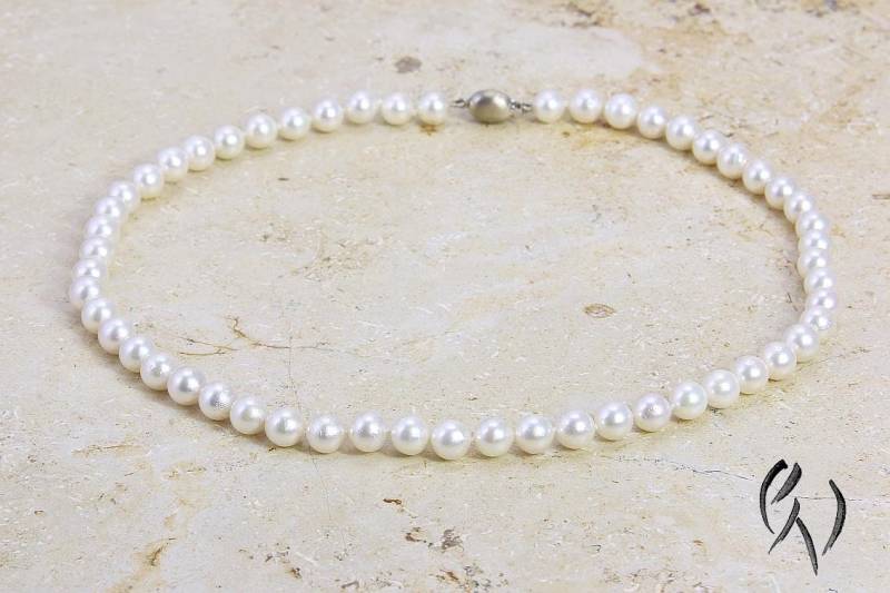 Akoya-Perlenkette Mit Weißgoldschloss von SilberdistelSchmuck