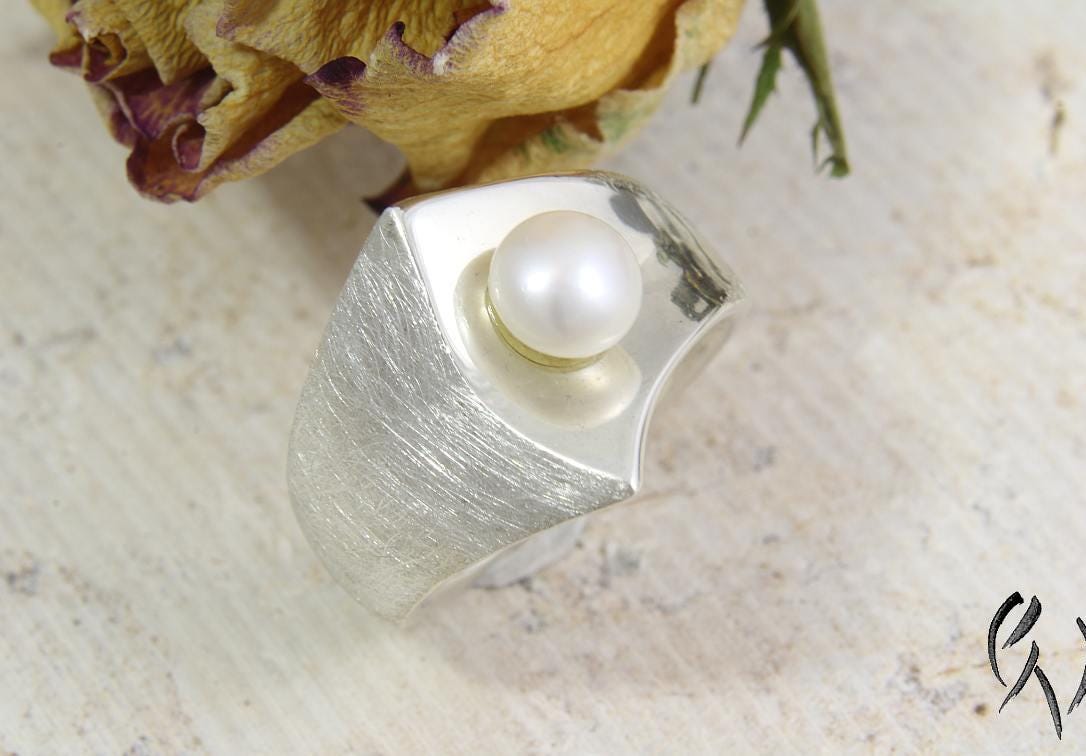 Eleganter Ring Aus Silber 925/ - Mit Süßwasserperle von SilberdistelSchmuck