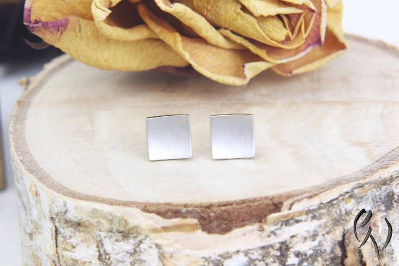 Ohrstecker Platin 950/-, Quadrat, Konkav, Strichmatt von SilberdistelSchmuck