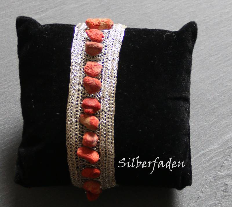 Armband Silber Korallen-Nuggets Handmade Manchettenarmband von SilberfadenbyCHL