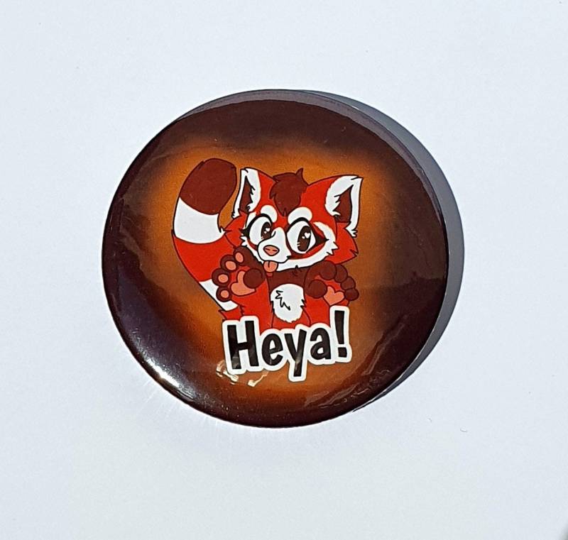 Furry Panda Badge Pin - Süßer Red Button Mit 58mm Durchmesser Und Sicherheitsnadel Auf Der Rückseite von SilberzahnCreations