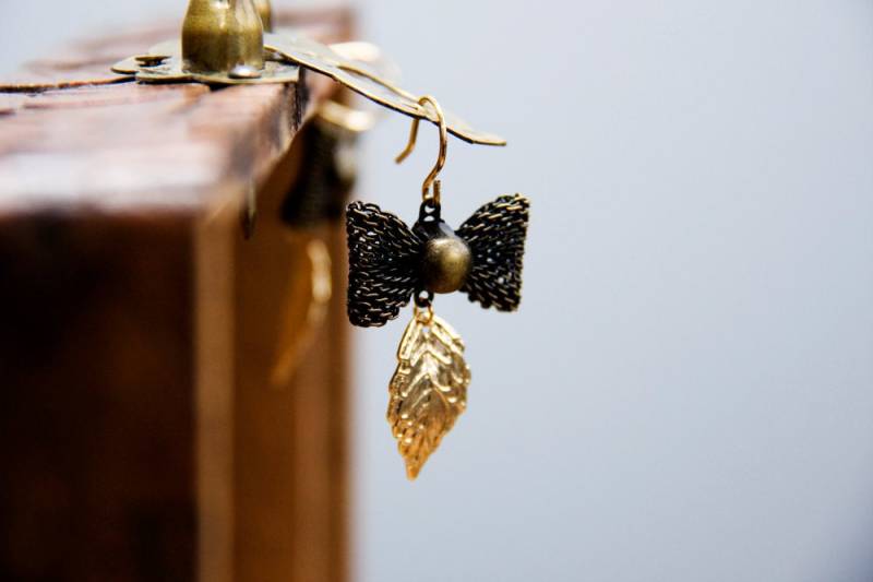 Blatt Schleife Ohrringe Antiqued Bronze Bogen Baumeln Weihnachtsgeschenk - E289 von SilentRoses