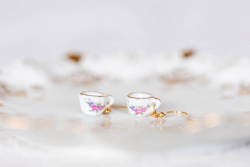 Blume Porzellan Ohrringe Pastell Schmuck Rosa Weiß Teetasse - E132 von SilentRoses