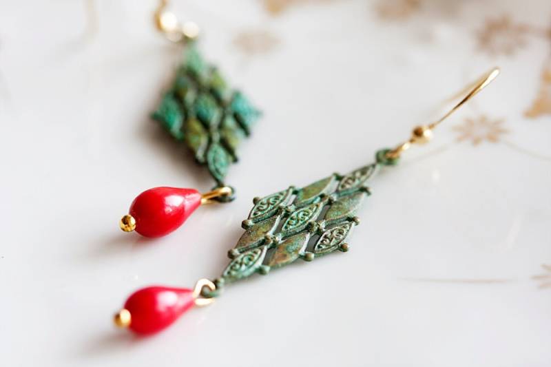 Diamant Patina Ohrringe Weihnachten Rot Tropfen Grüne Verdigris - E052 von SilentRoses
