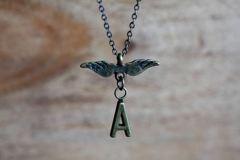 Engelsflügel Personalisierte Halskette Minimalist Erste Mutter Schmuck - N290 von SilentRoses