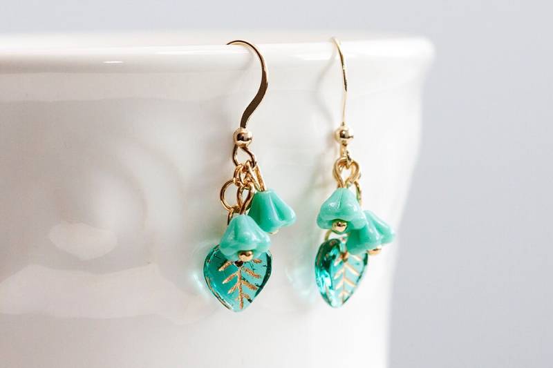Grüne Blume Blatt Ohrringe Türkis Natur Inspirierter Grüner Schmuck - E245 von SilentRoses