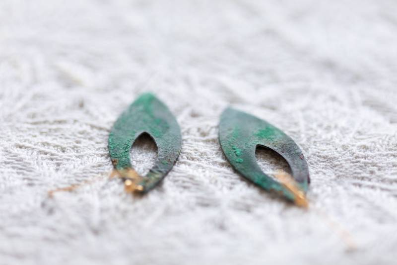 Verdigris Patina Blatt Ohrringe - Boho Schmuck, Vergoldete Ohrhaken E356 von SilentRoses