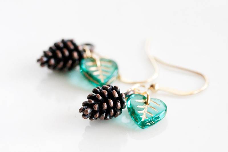 Pine Cone Grünes Blatt Ohrringe Türkis Blätter Pinecone Wald Natur Braun - E228 von SilentRoses