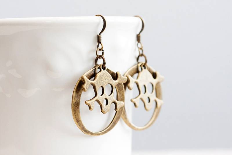 Runde Schädel Ohrringe Antiqued Bronze Piraten Kreis Skeleton Gothic Erdton Braun - E232 von SilentRoses