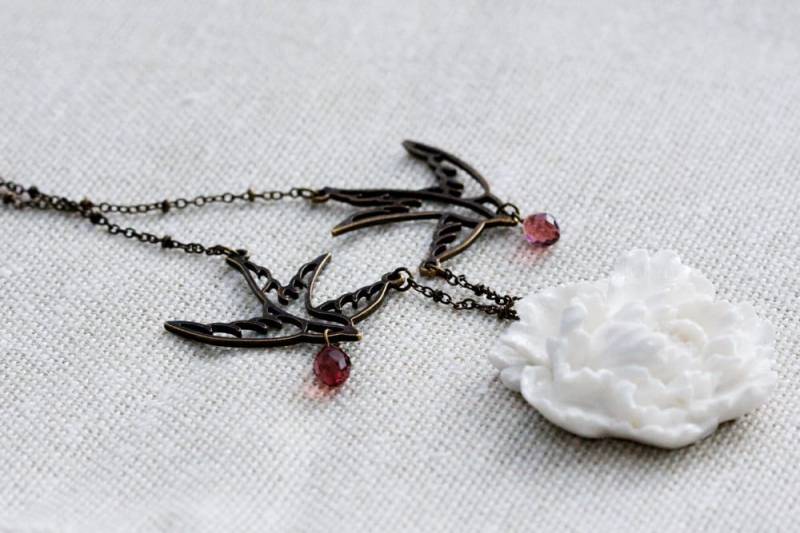 Pfingstrose Halskette - Schwalbe, Kristalltropfen, Bronze Blumenanhänger N345 von SilentRoses