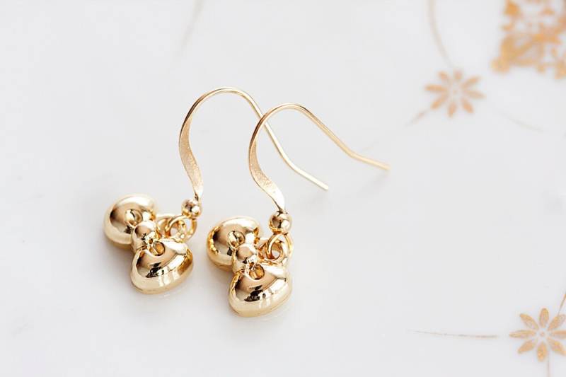 Winzige Schleifen Ohrringe Süße Fliege Gold Schleife Niedliche Kleine Baumeln - E141 von SilentRoses
