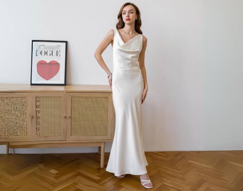 Empfangskleid, Satin-Brautkleid, Probe-Dinner-Kleid, Schlichtes Slip-Hochzeitskleid, Elfenbeinfarbenes Bescheidenes Satinkleid, Brautkleid von SilkGardenStefa