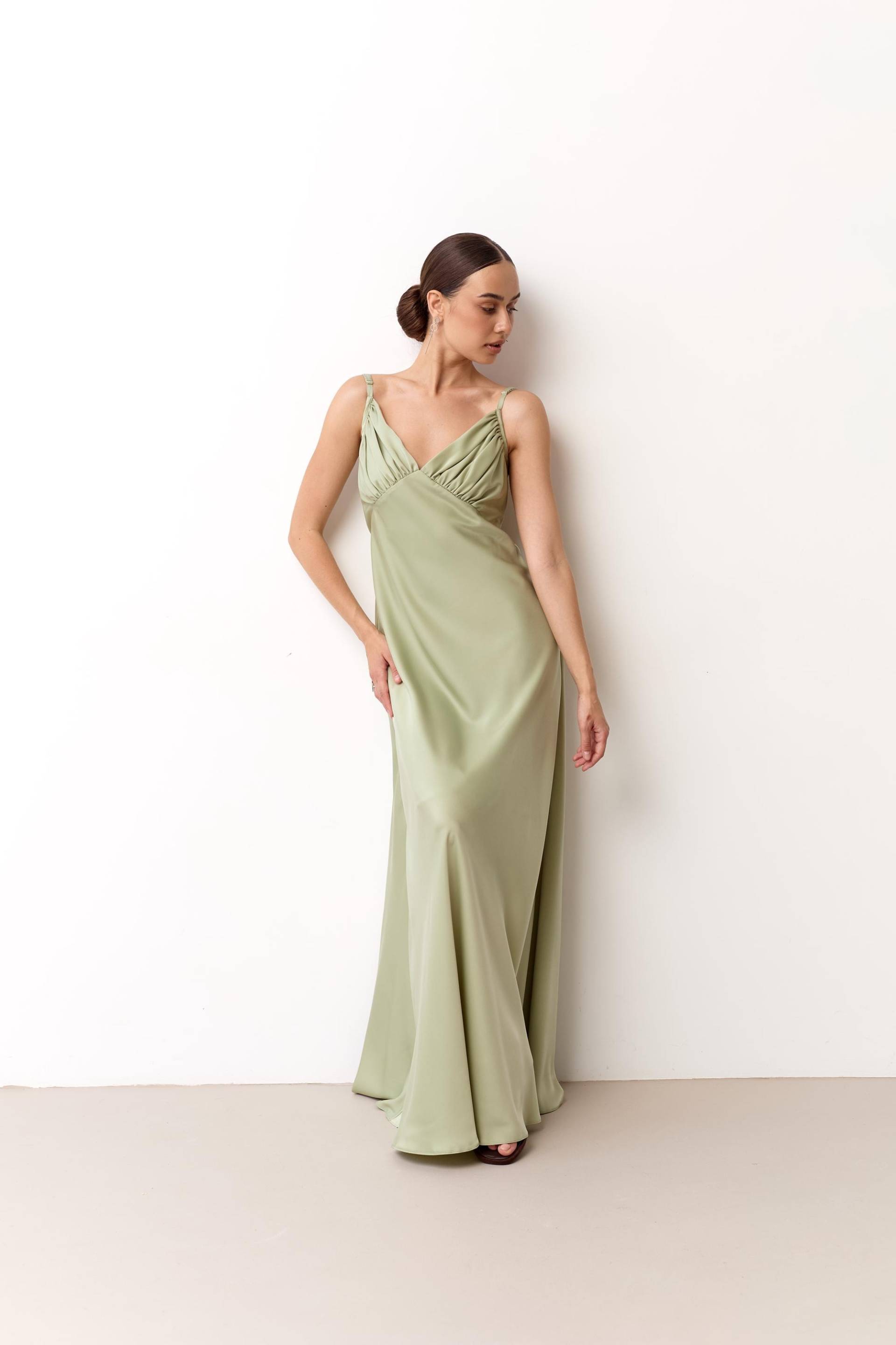 Salbeigrünes Satinkleid Salbei Maxikleid Brautjungfernkleid Langes Unterkleid Abschlussballkleid Party Grünes Kleid Alyssa von SilkGardenStefa