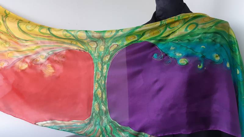 Baum Schal Regenbogen Farben, Seidenschal Handbemalt. Langer Designer Schal, Yoga Schal. Chakra Farben Ooak Kunst 45 X 180 cm von SilkLetters