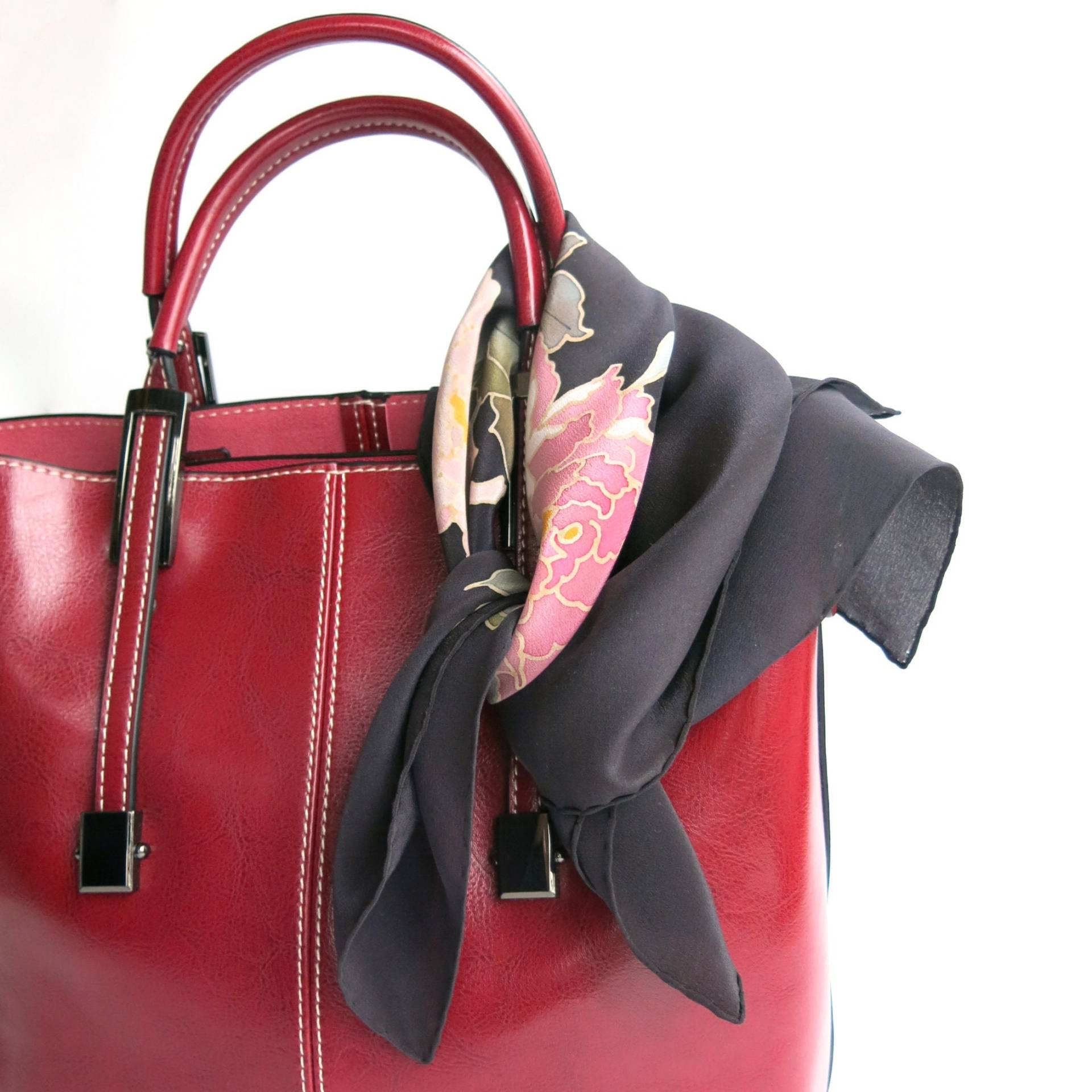 Handbemalter Seidenschal, Schwarze Pfingstrose Halstuch, Handtaschen Accessoire von SilkMood