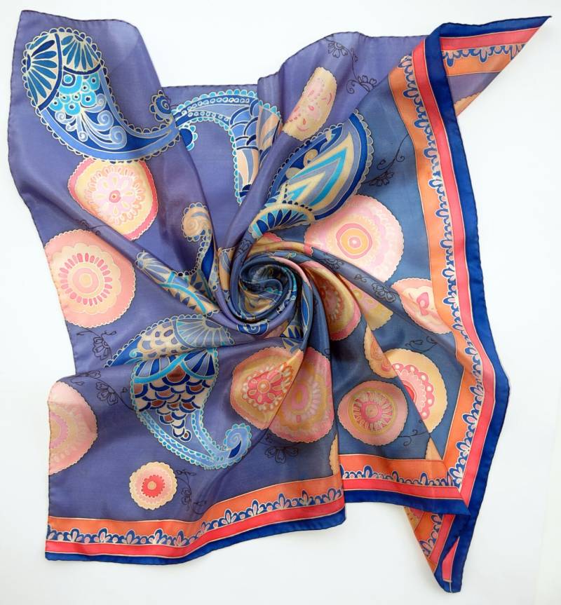 Handbemalter Paisley Seidenschal, Blau Rosa Batik von SilkMood