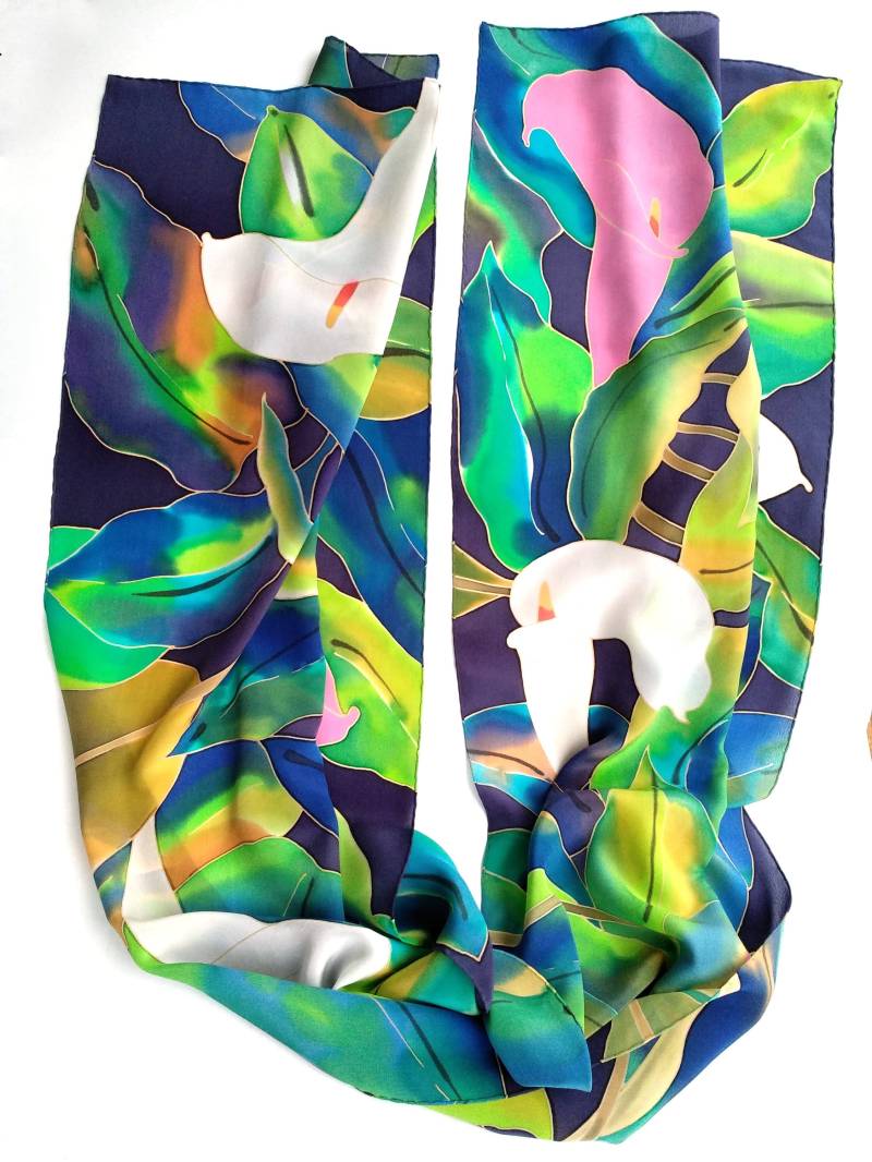 Handbemalter Seidenschal, Calla-Lilien-Blumenbatik von SilkMood