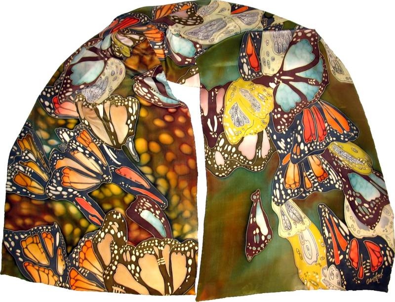 Handbemalter Seidenschal, Schmetterlingsdruck, Grünes Schultertuch von SilkMood