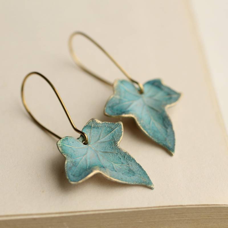 Blaue Blattohrringe Handbemalte Jugendstil Schmuckstücke von SilkPurseSowsEar