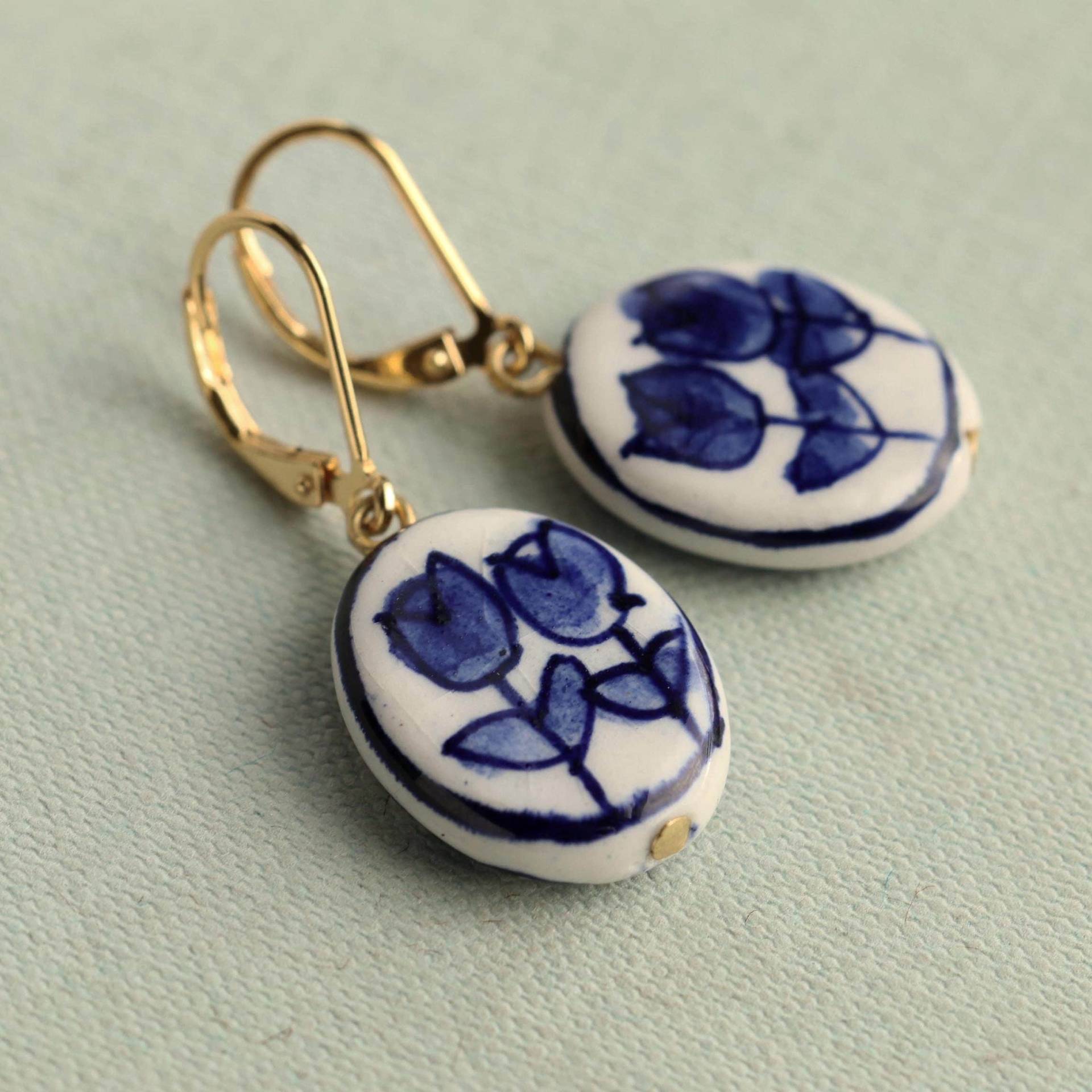 Delft Blau Tulpen Ohrringe Porzellan Keramik Blütenschmuck von SilkPurseSowsEar